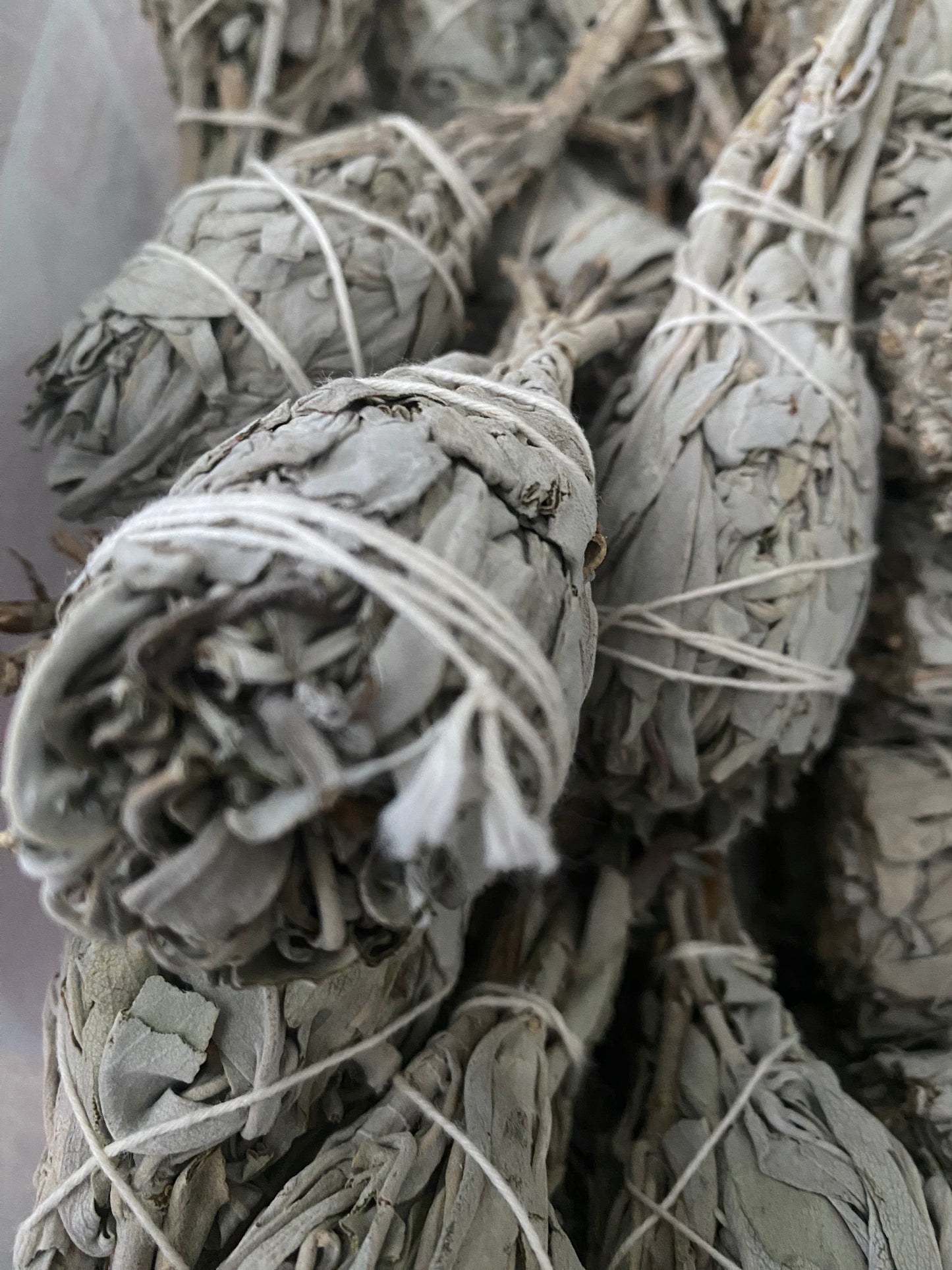 Smudge Kit (White Sage, Palo Santo & Selenite)