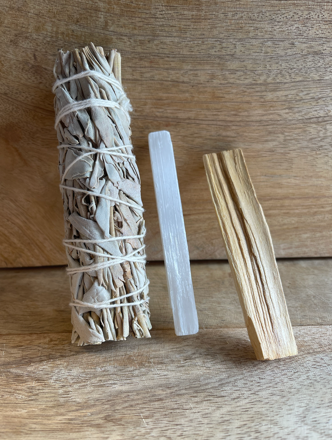 Smudge Kit (White Sage, Palo Santo & Selenite)